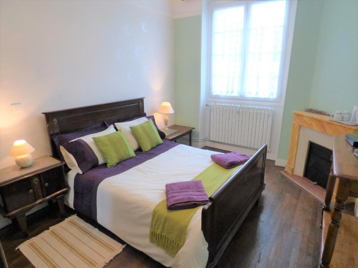 Les Tibles Bed & Breakfast Nanthiat Eksteriør bilde