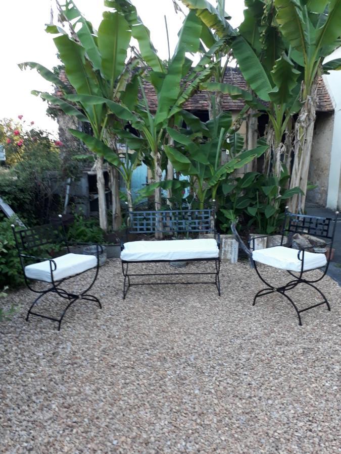 Les Tibles Bed & Breakfast Nanthiat Eksteriør bilde